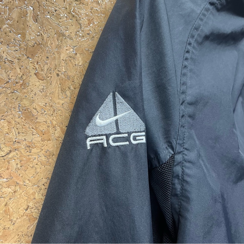 Vintage Nike ACG Black Packable Windbreaker Womens Size S - Picture 4 of 12